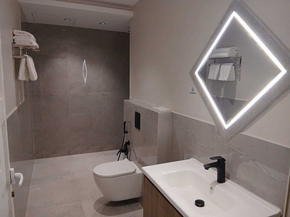 Twin Room - Photo 8