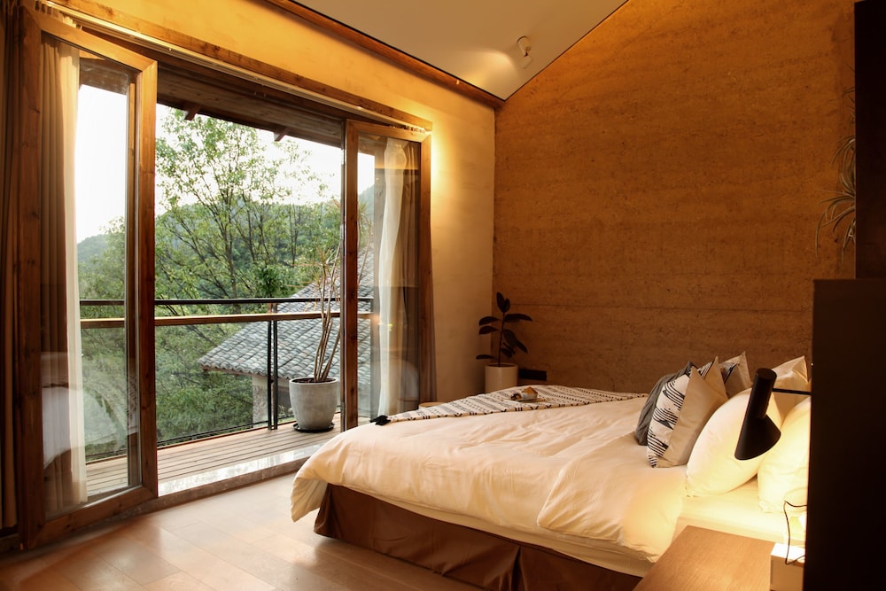 Club Double Room(2nd Floor)