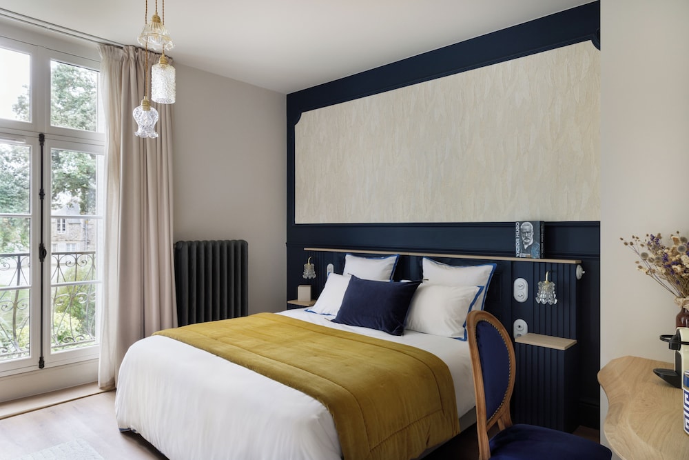 Luxury Double or Twin Room, 1 King Bed, Balcony, Park View photo 1