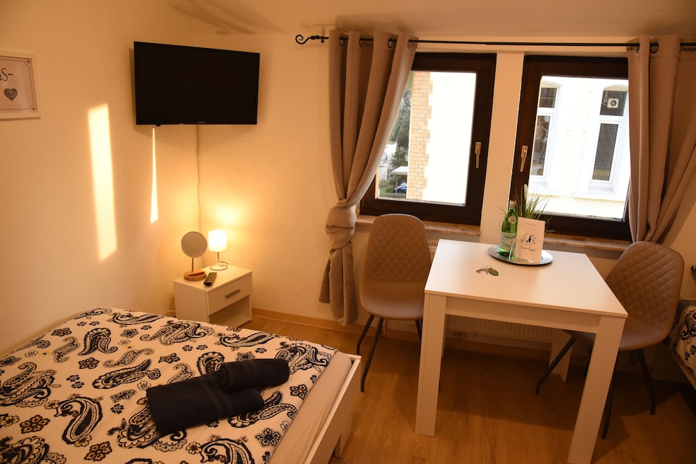 Triple Room (Grimm) photo 1