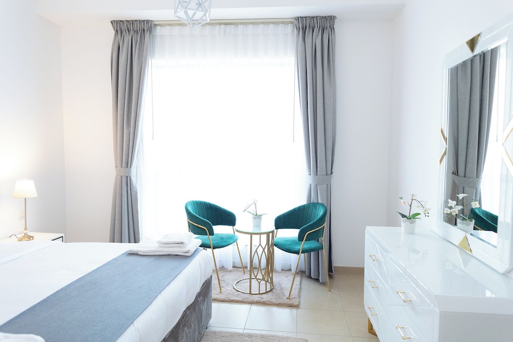 Deluxe Apartment, 2 Bedrooms, Balcony, Marina View photo 2