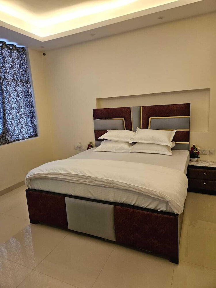 Deluxe Double or Twin Room, Courtyard View photo 2