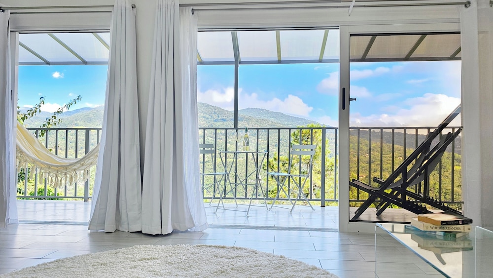 Superior Suite, 1 King Bed, Kitchenette, Valley View photo 2