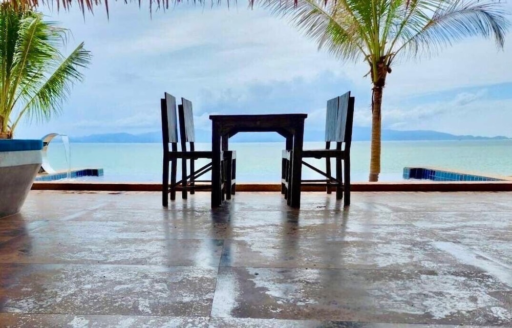 Beachfront Private Pool Villa - Photo 8