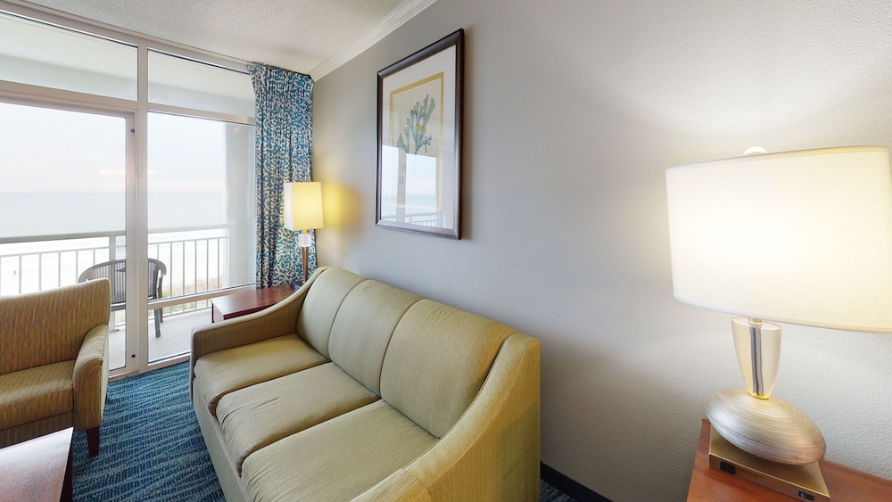 Deluxe Studio, 1 King Bed with Sofa bed, Oceanfront - Photo 5