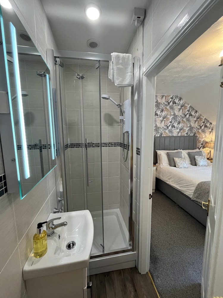 Double Room, Ensuite, Garden View (Second Floor) - Photo 5