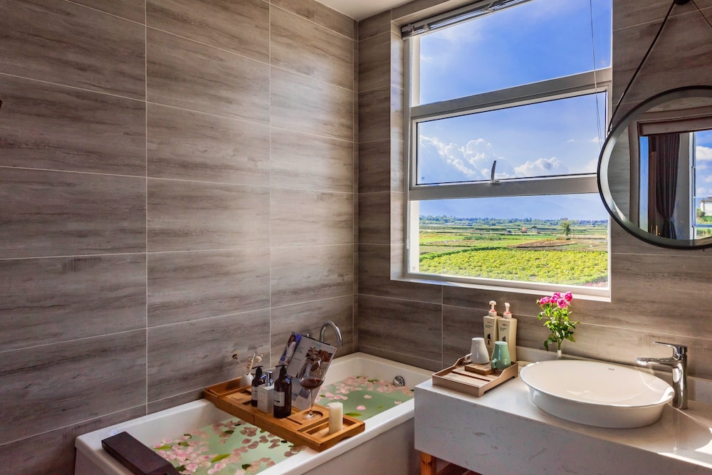 Luxury Double Room, Private Bathroom, Mountain View photo 2