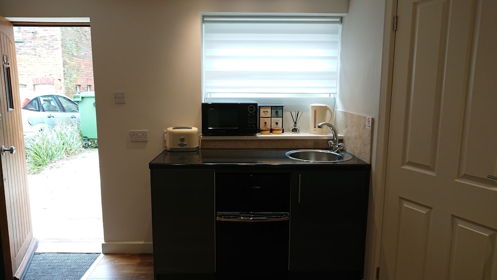 Standard Studio, Ensuite - Photo 9