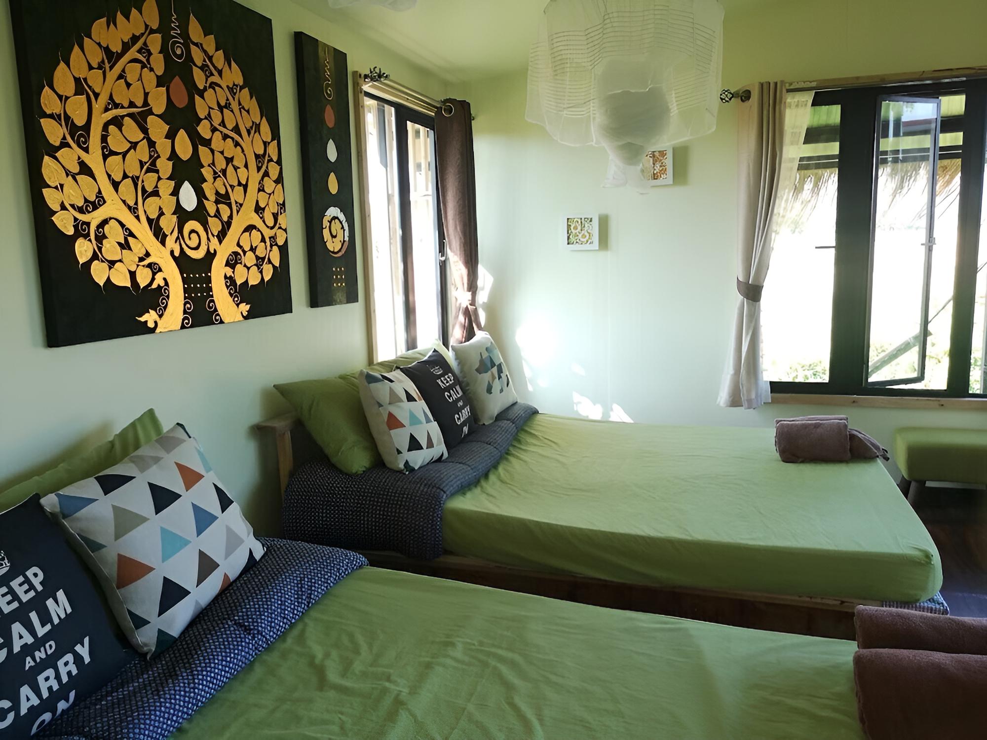 Family Villa, 2 Queen Beds, Non Smoking, Mountain View photo 3
