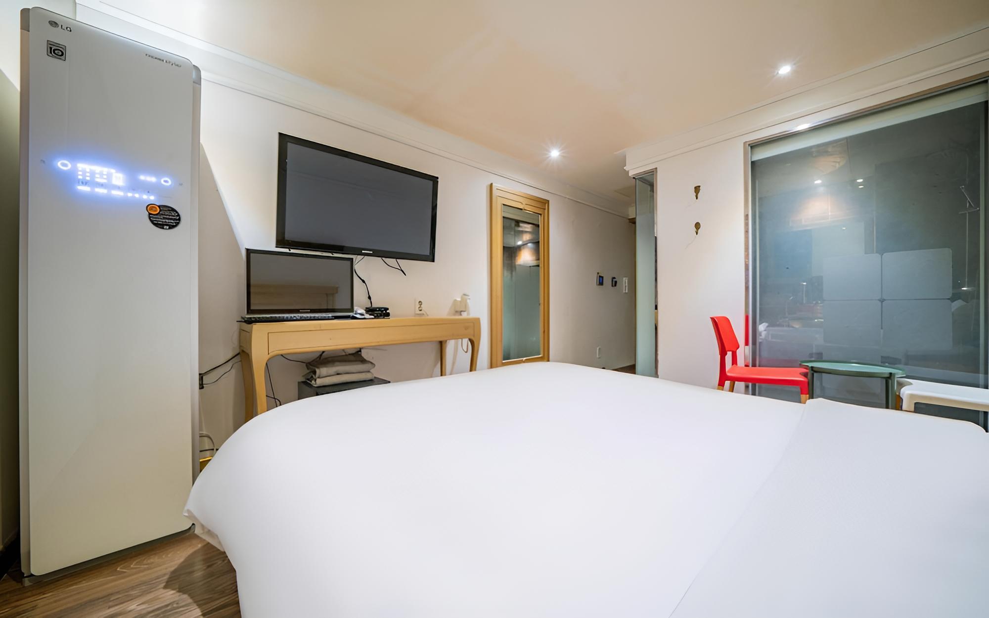 Room (Business Styler (Netflix Styler)) - Photo 12