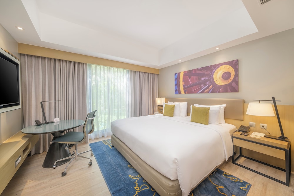 Two-Bedroom Family Suite with 1 King Bed and 1 Bunk Bed