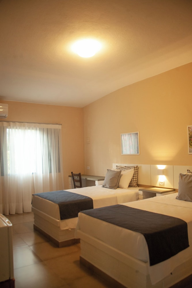 Standard Twin Room - Photo 1