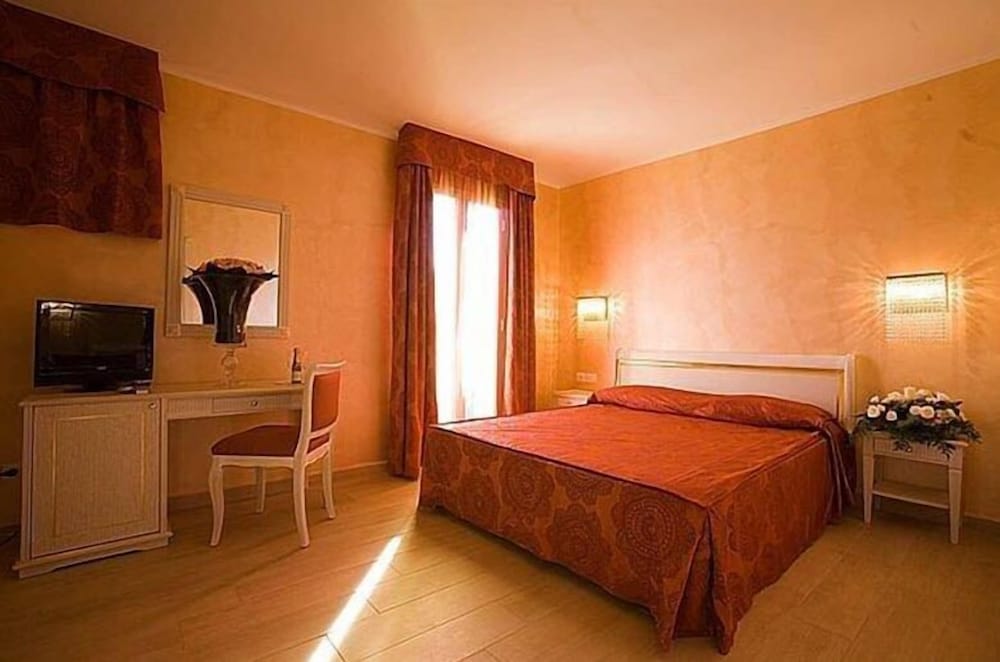 Classic Double Room photo 3