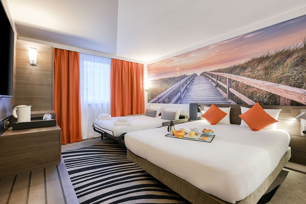 2 Standard Adjoining Rooms 6 People