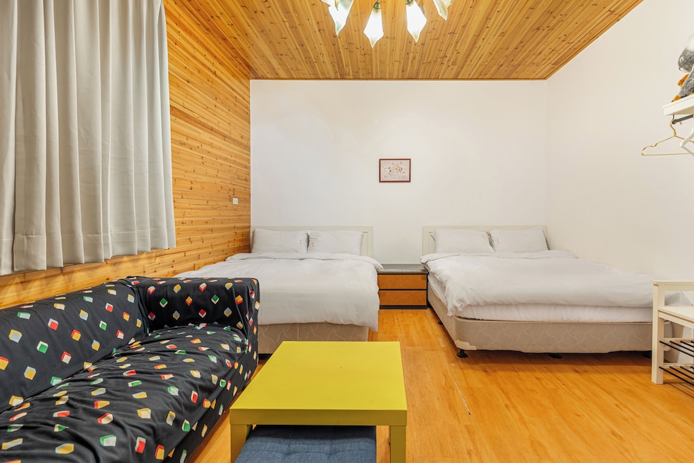 Family Room with Mountain View photo 1
