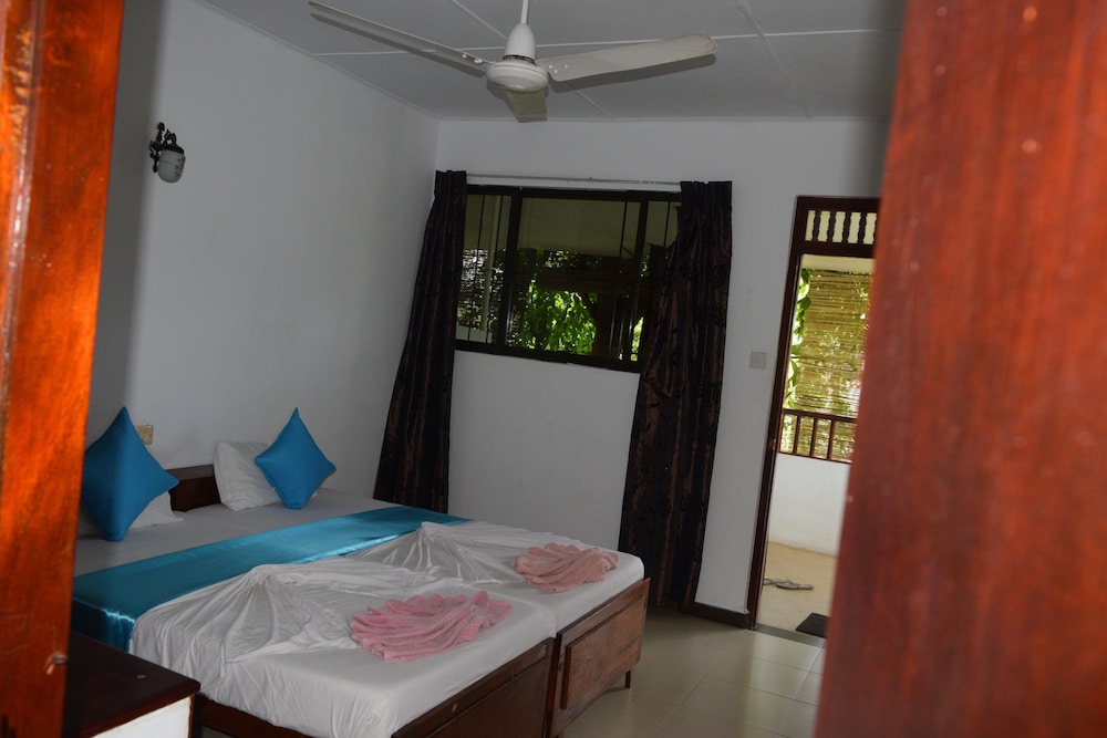 Standard Room (Non Ac) photo 1
