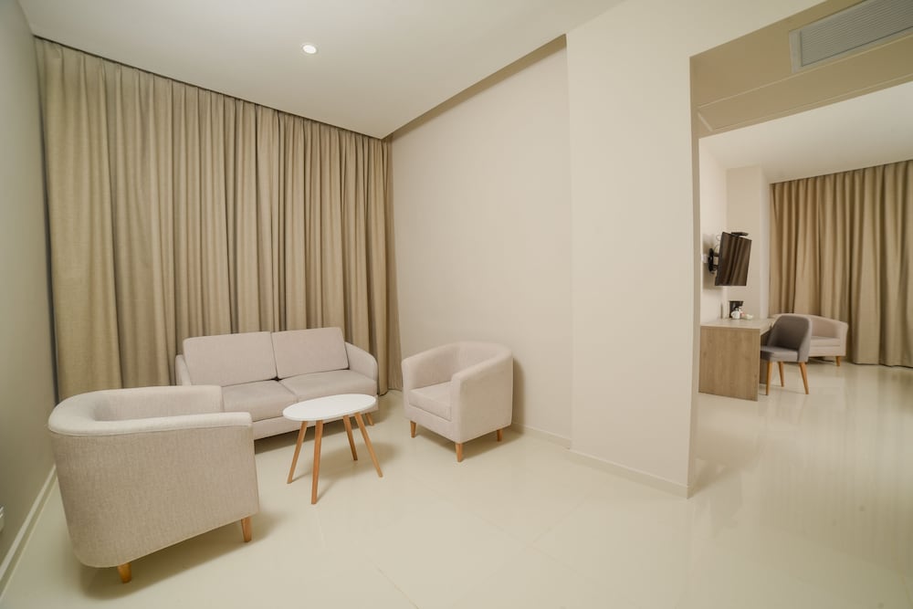 Junior Suite, 1 King Bed, Non Smoking