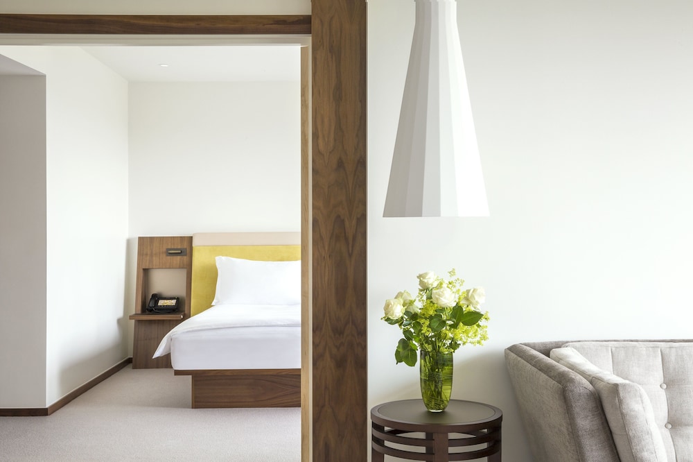 Suite (Metropolitan)