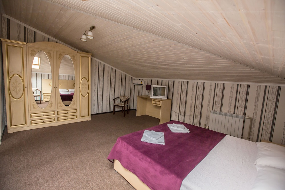 Standard Double or Twin Room (Attic) photo 3