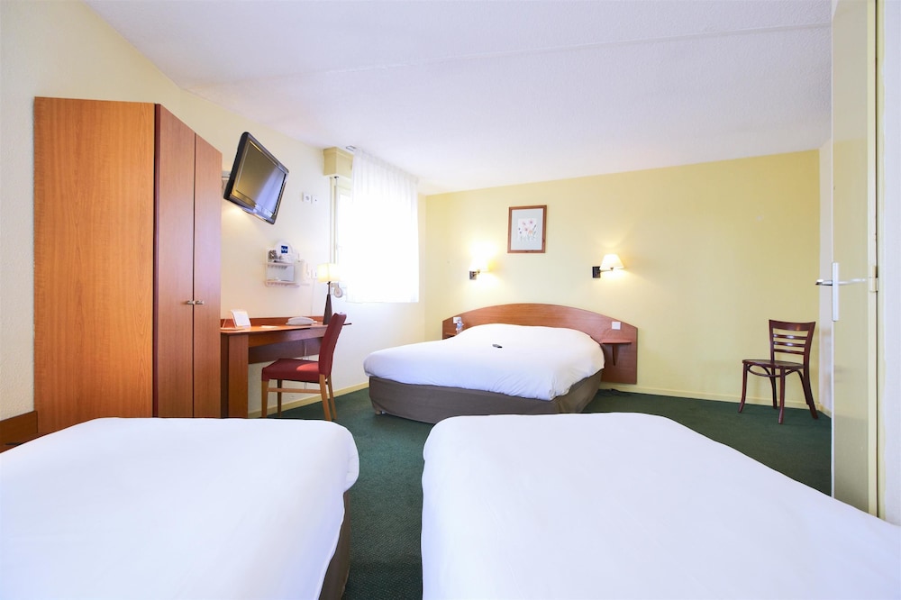 Standard Room, 2 Double Beds photo 1