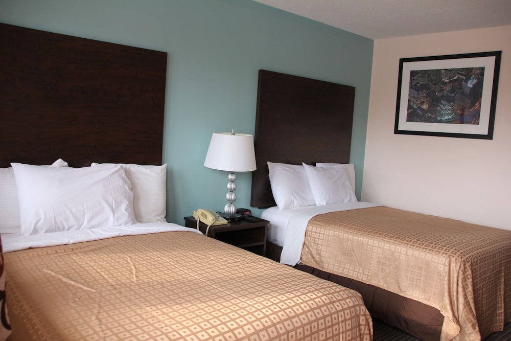 Standard Room, 2 Queen Beds - Photo 1
