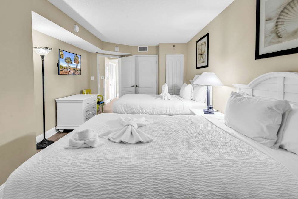 Exclusive Condo, 1 Bedroom, Balcony, Beach View photo 3