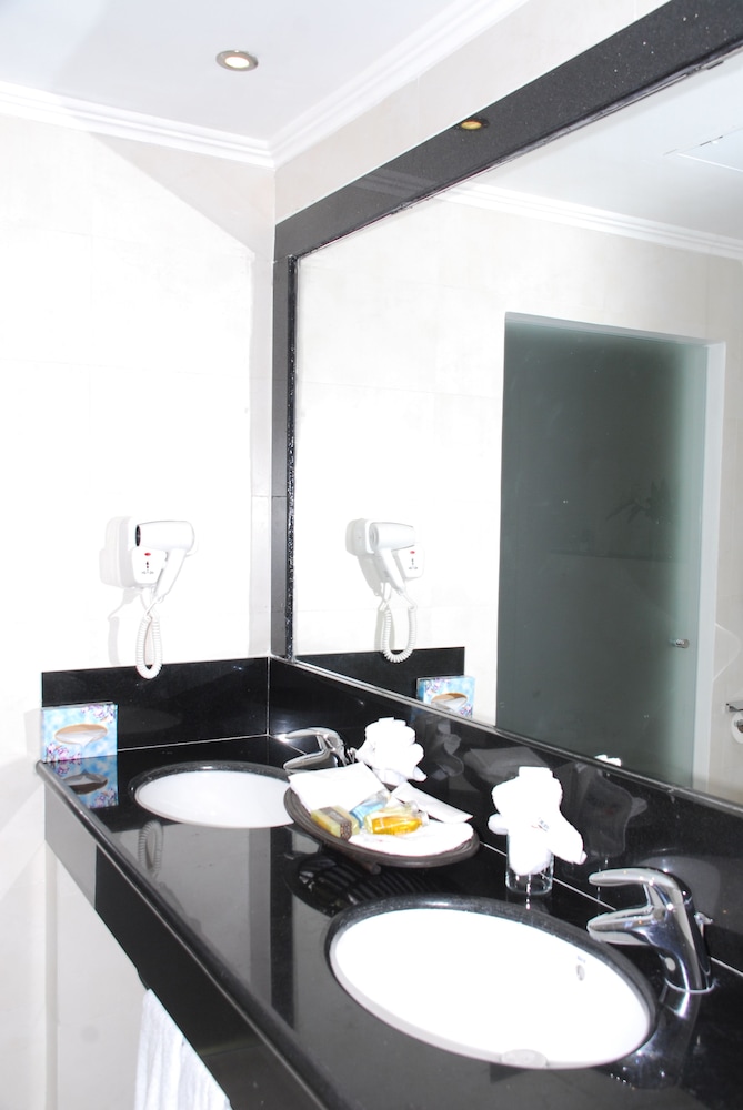 Suite, 1 Bedroom, City View - Photo 4