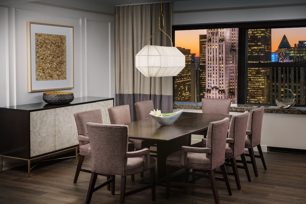 Towers Skyview Suite