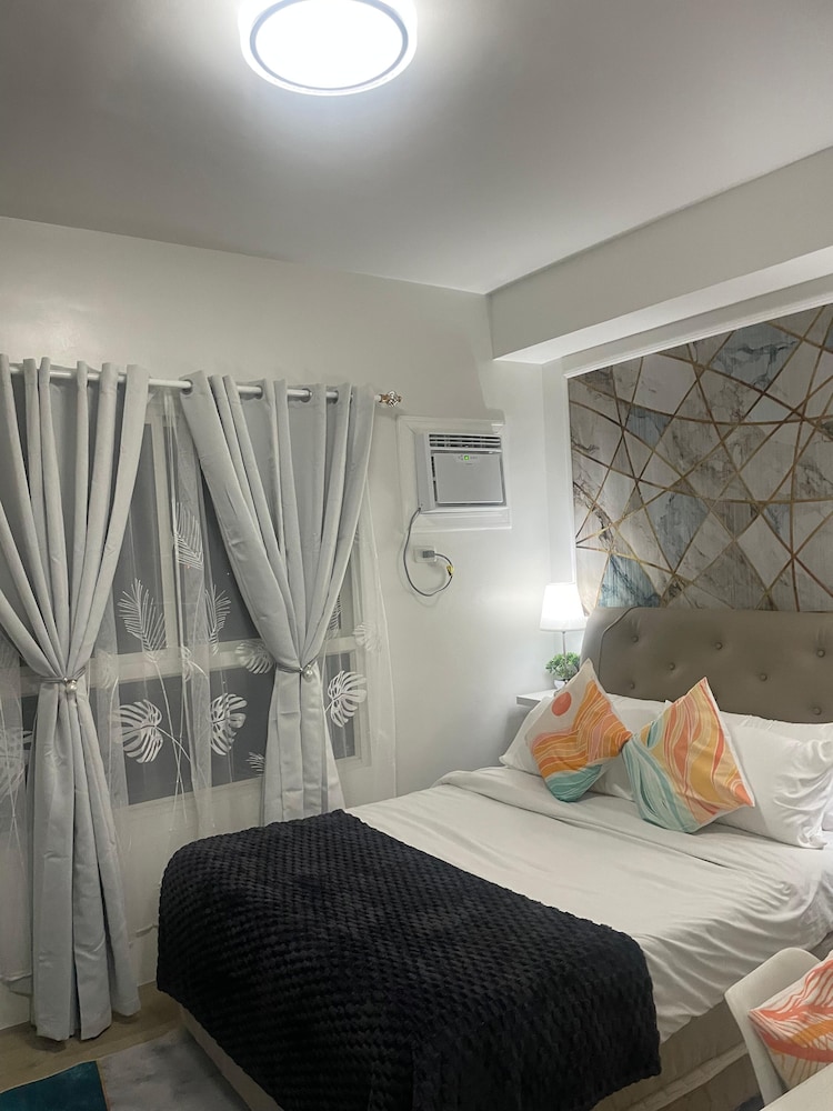 Comfort Studio, Pool Access, City View photo 3