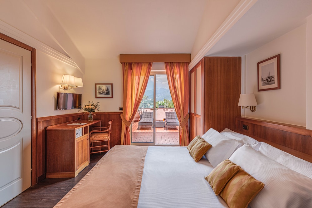 Standard Double or Twin Room, City View