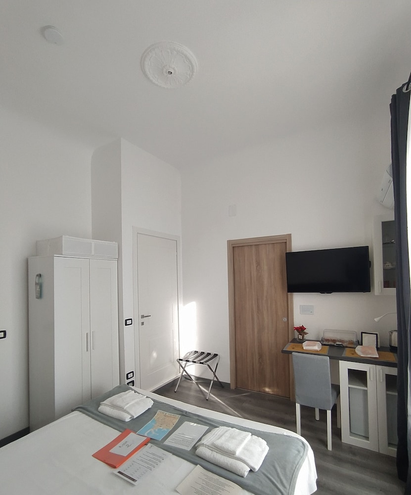 Comfort Double or Twin Room, Private Bathroom, City View photo 3