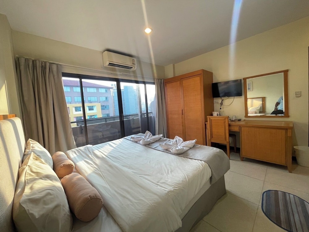 Deluxe Room, 1 King Bed