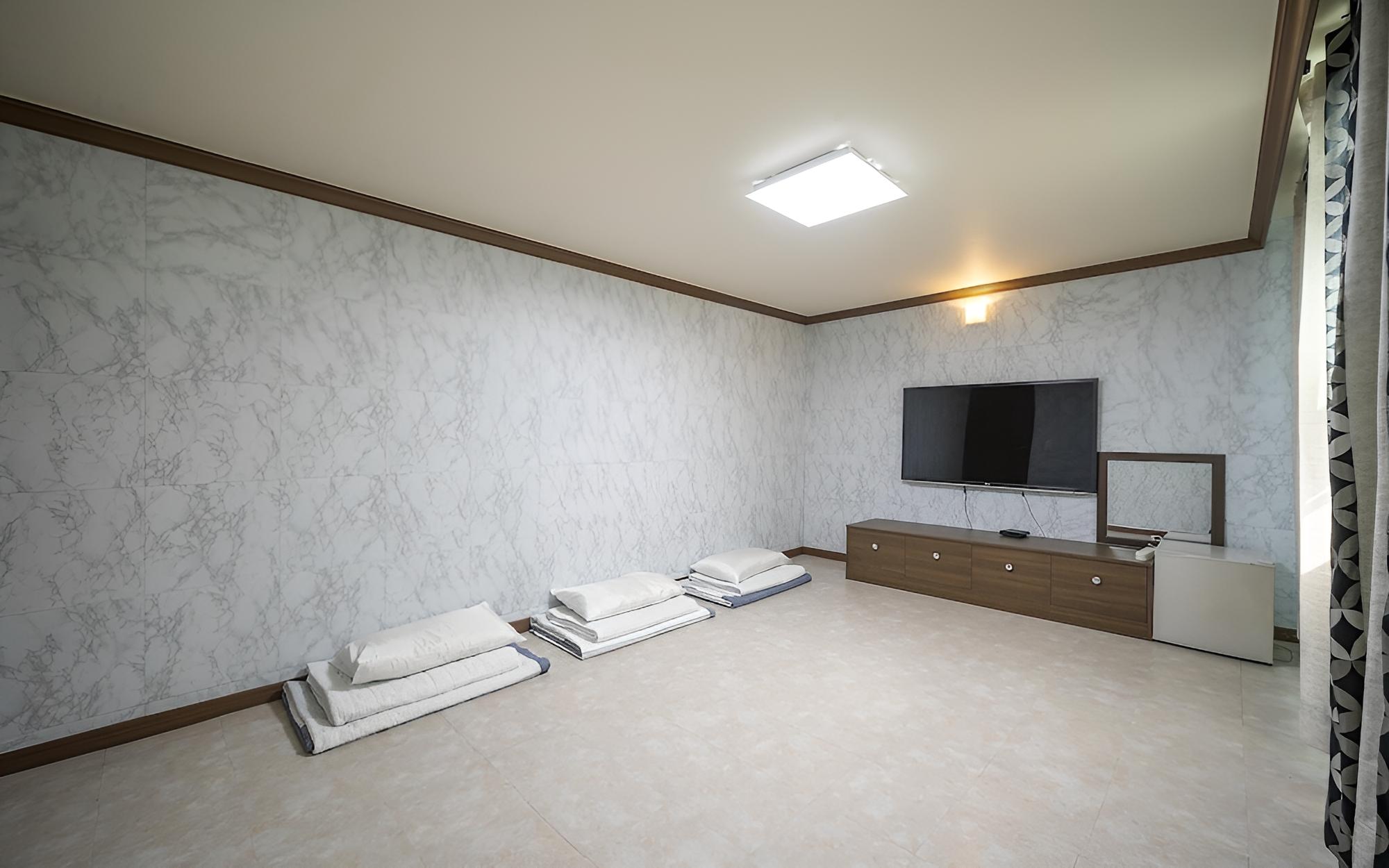 Room (Ondol-4-person room (Netflix availabl) - Photo 6