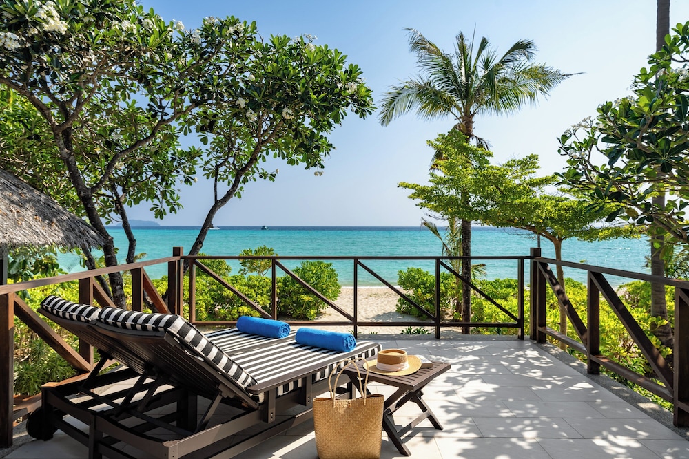 Junior Suite, Beachfront - Photo 4