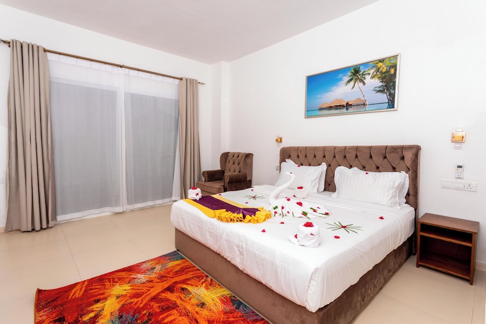 Deluxe Room, 1 Double Bed, Balcony, Pool View