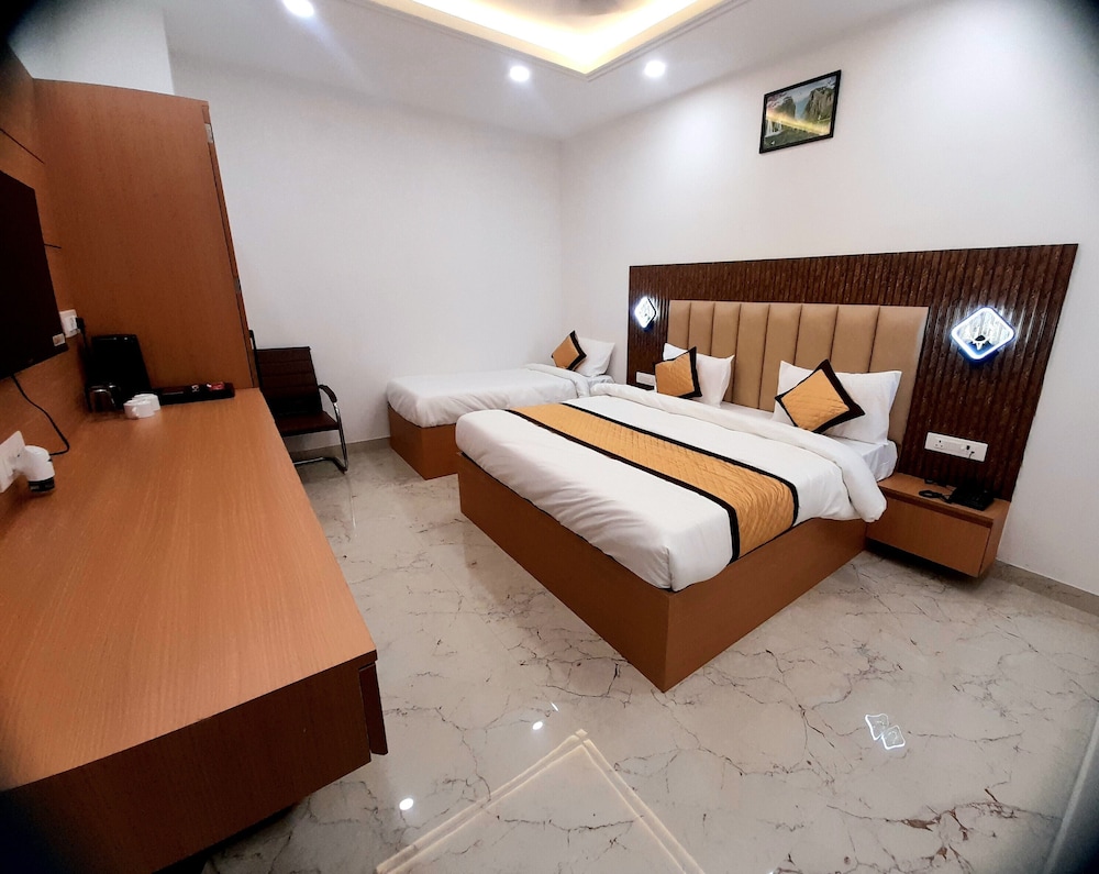 Deluxe Double Room, City View photo 2
