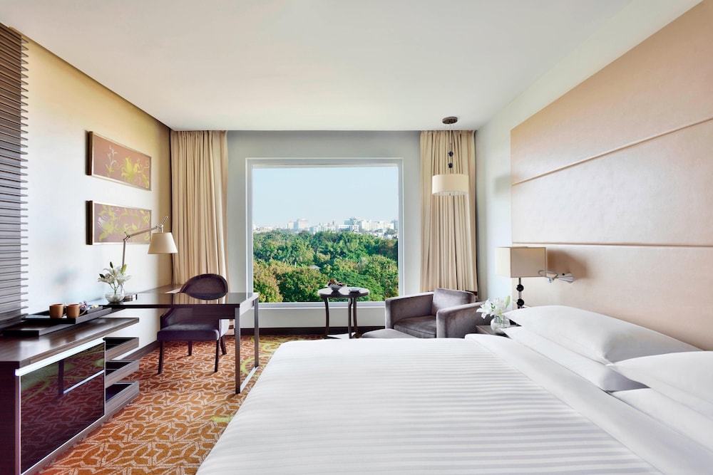 Club Room, 1 King Bed