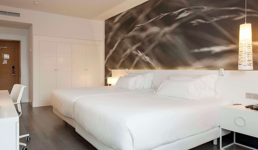 Premium Room (Extra Bed 3 adults) - Photo 3