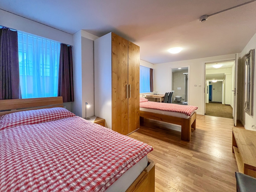 Quadruple Room - Photo 3