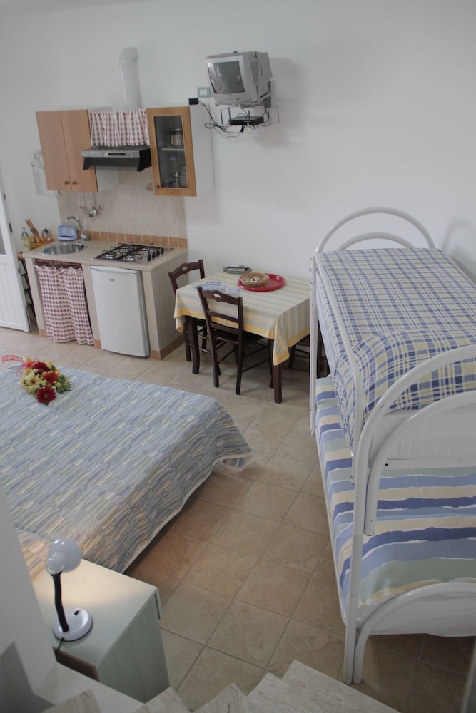 Double Room, 1 Queen Bed, Non Smoking photo 2