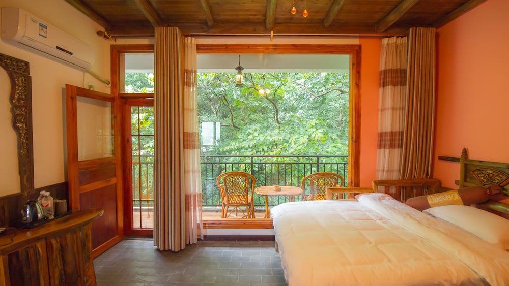 Balcony Twin Room With Mountain View photo 3
