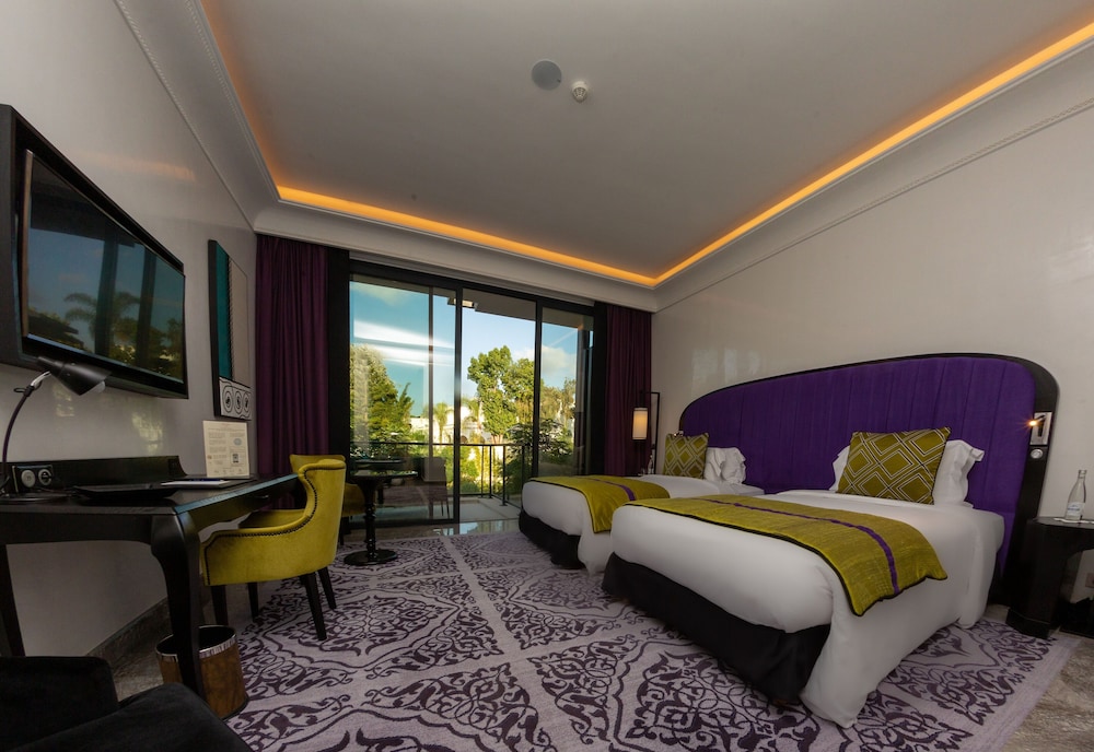 Premium Twin Room photo 2