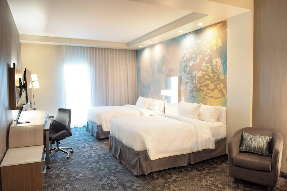 Room, Multiple Beds (Mobility Accessible, Tub)