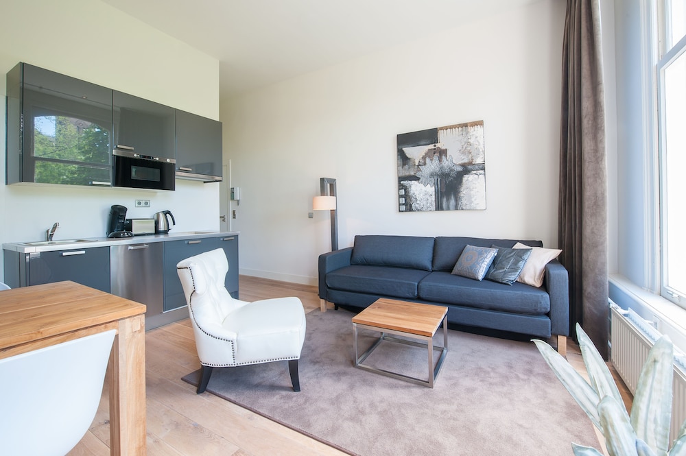 Apartment, 1 Bedroom, Balcony photo 3