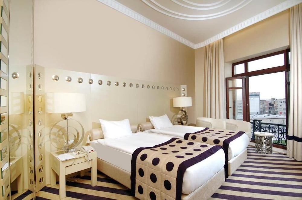 Superior Double or Twin Room photo 3