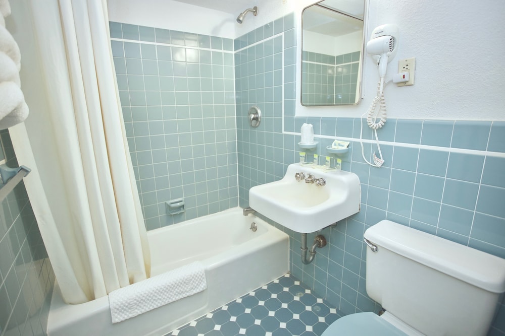 Grand Suite, 1 Bedroom, Kitchenette, Pool View photo 2