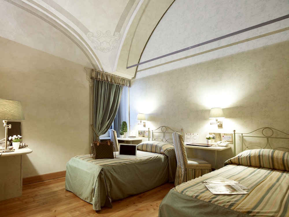 Double or Twin Room photo 3