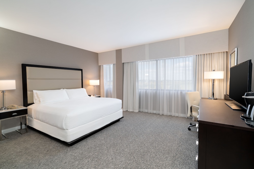 Premium Room, 1 King Bed - Photo 2