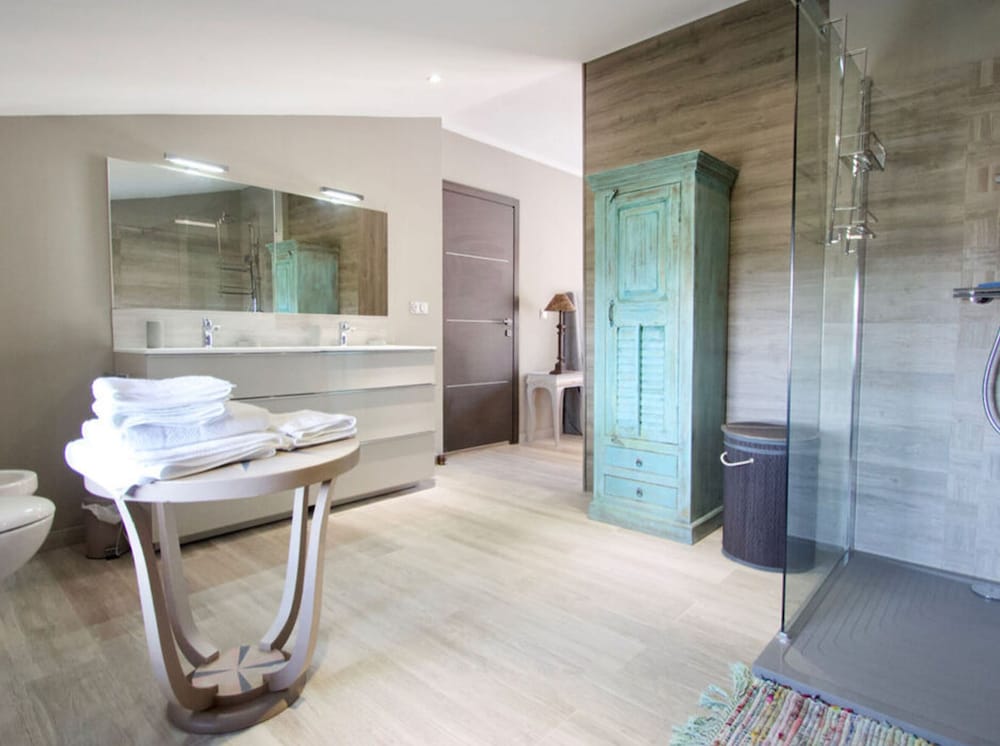 Villa photo 3