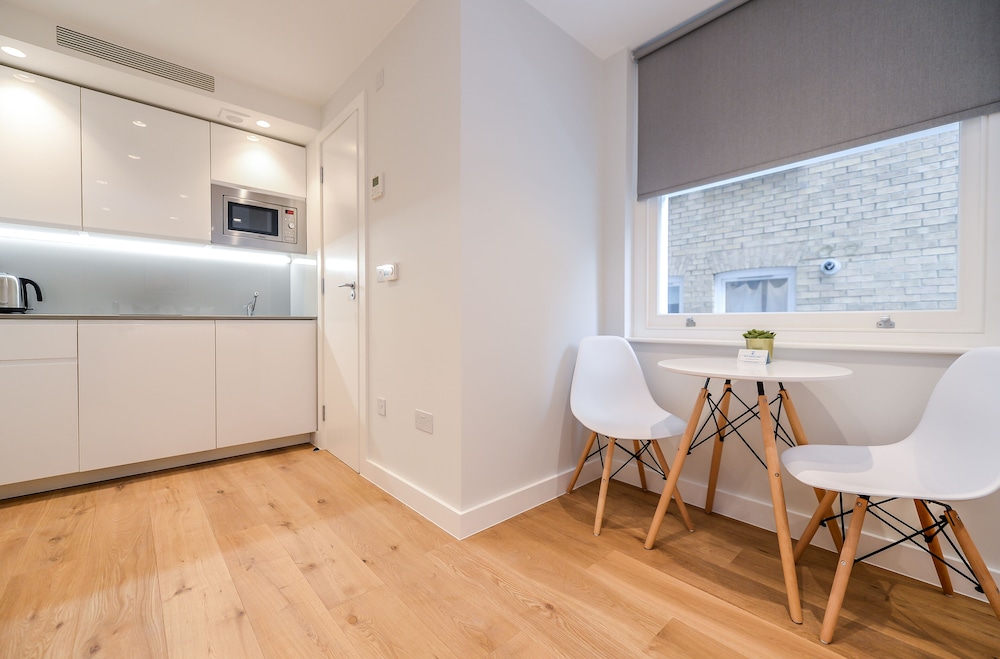 Small Studio Apartment photo 2